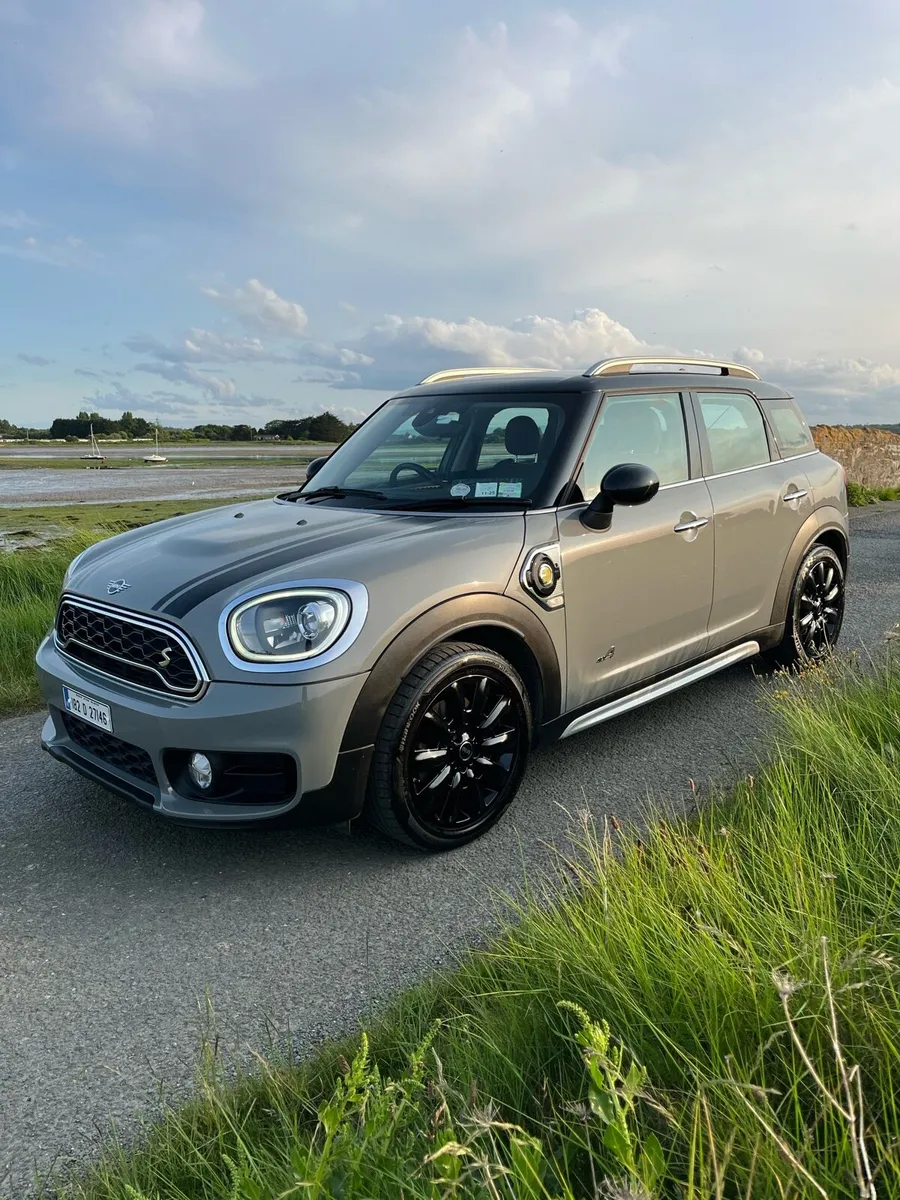 Mini Countryman Cooper SE All4 PHEV - Image 1