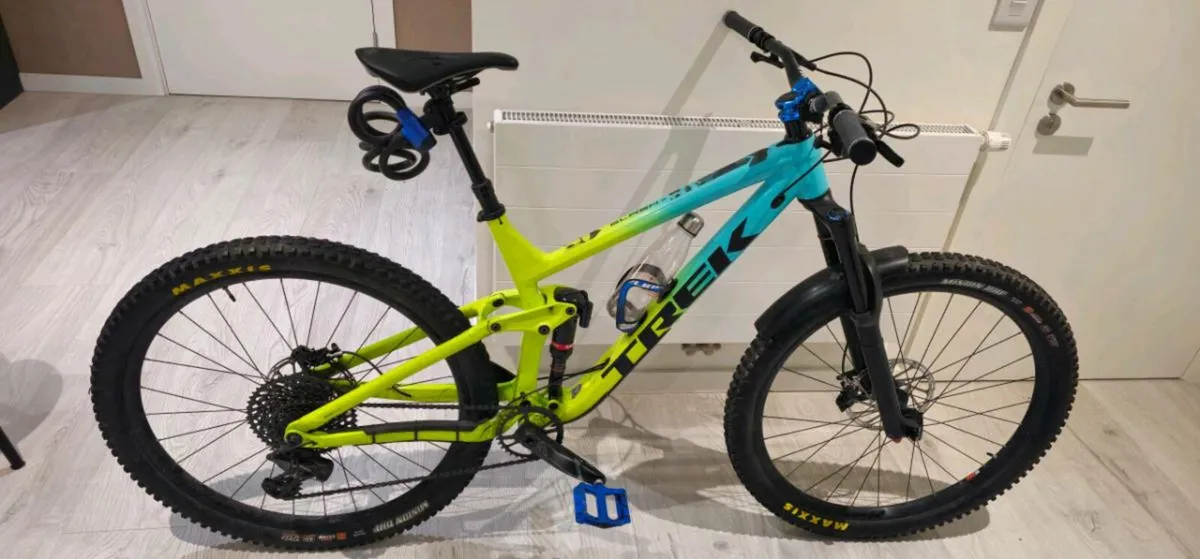 Trek Slash 8 - Image 1