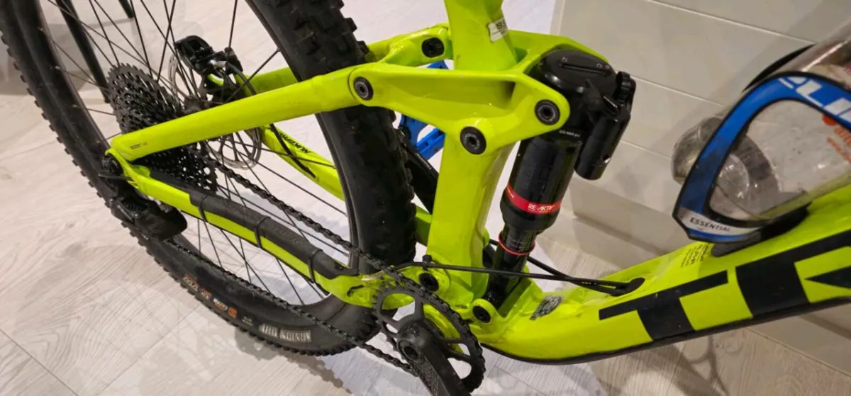 Trek Slash 8 - Image 4