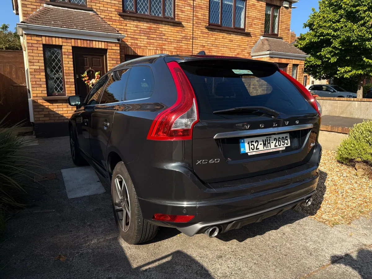 Volvo XC60 R-Design D4 2.0 Automatic - Image 2
