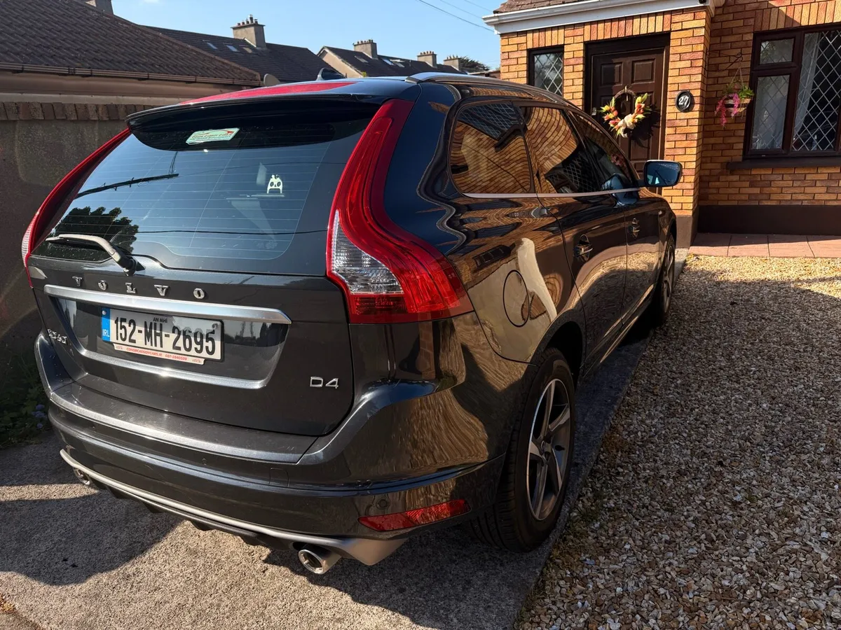 Volvo XC60 R-Design D4 2.0 Automatic - Image 4