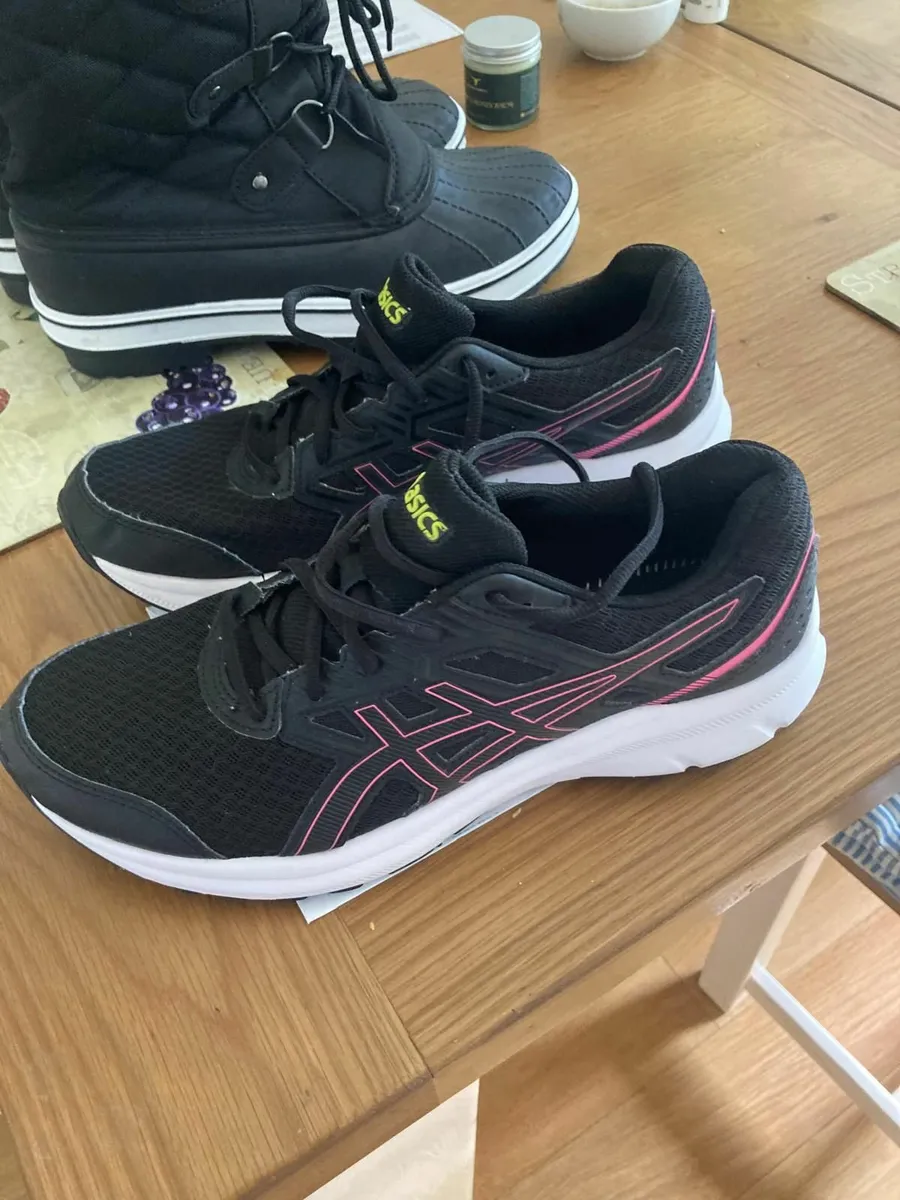 Runners - Image 1