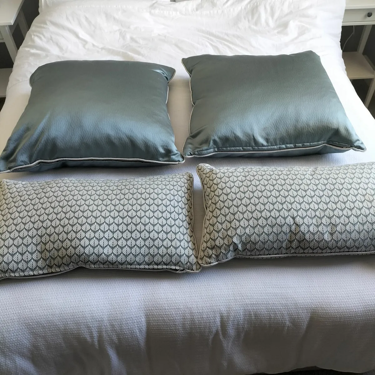 Ventura Show House Bedroom Cushions - Image 1