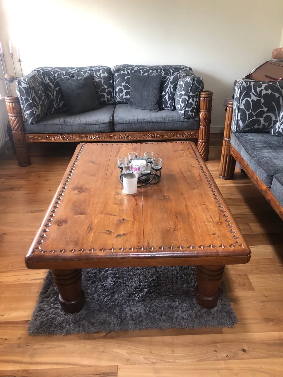 Suite of furniture - Image 1