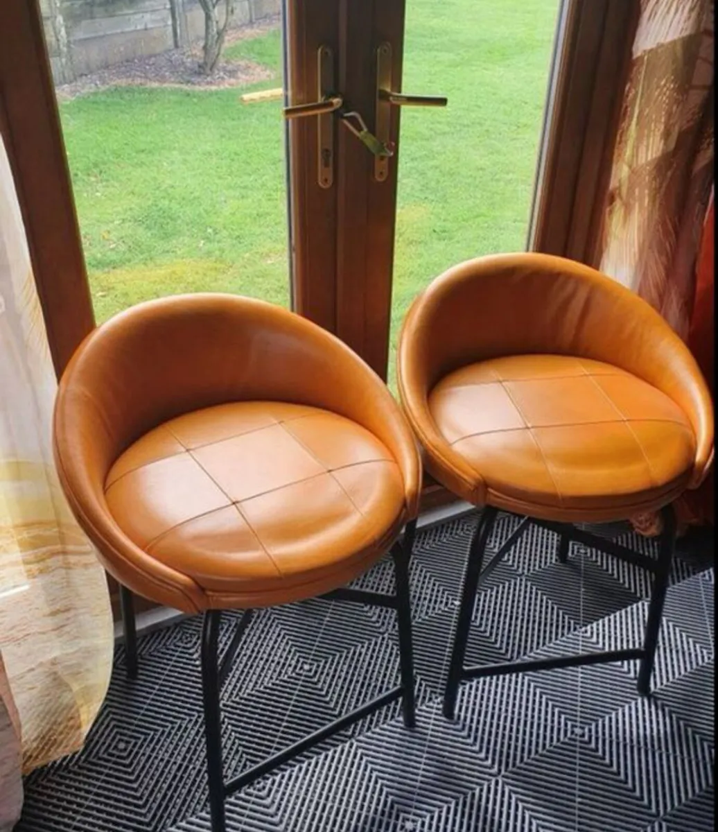2 high  bar leather chairs stool - Image 1