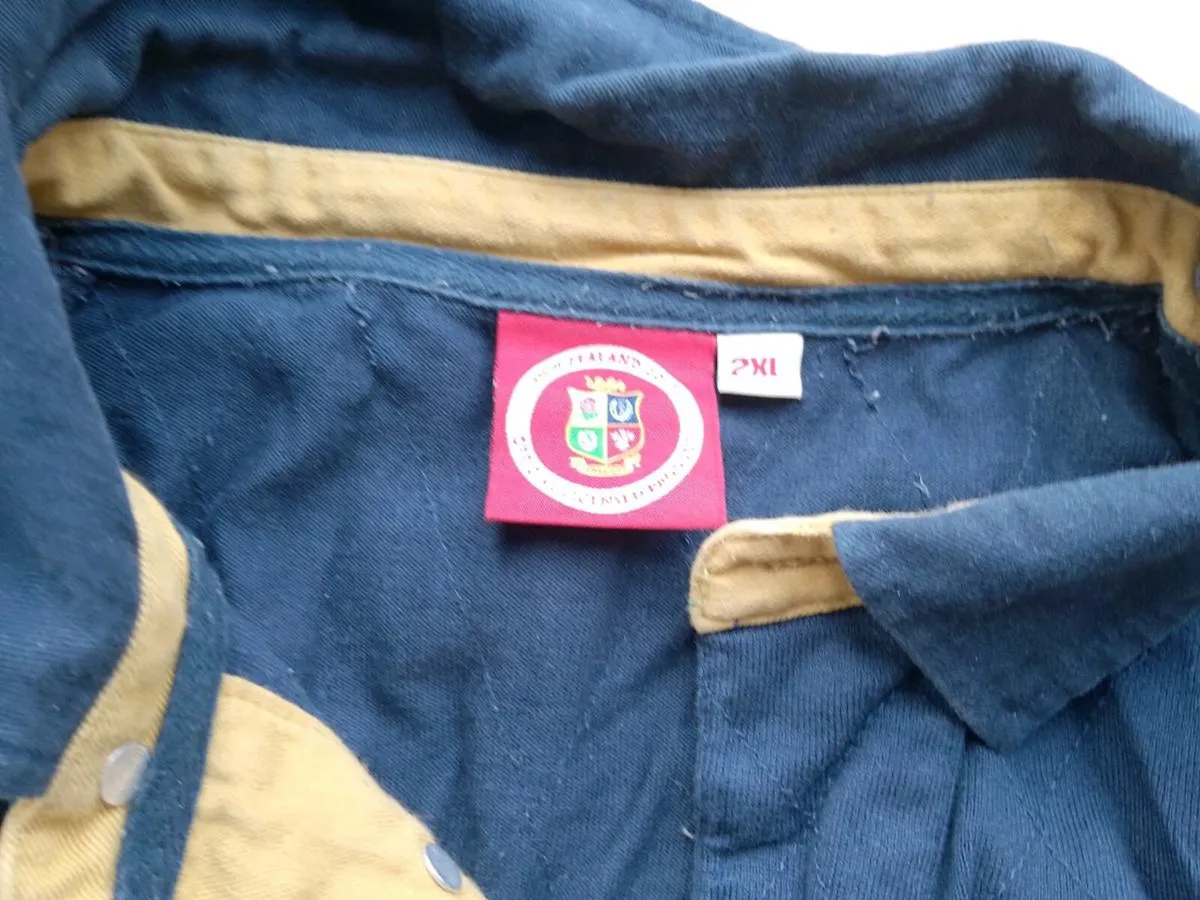 British Lions Rugby Shirt 2XL - Image 2