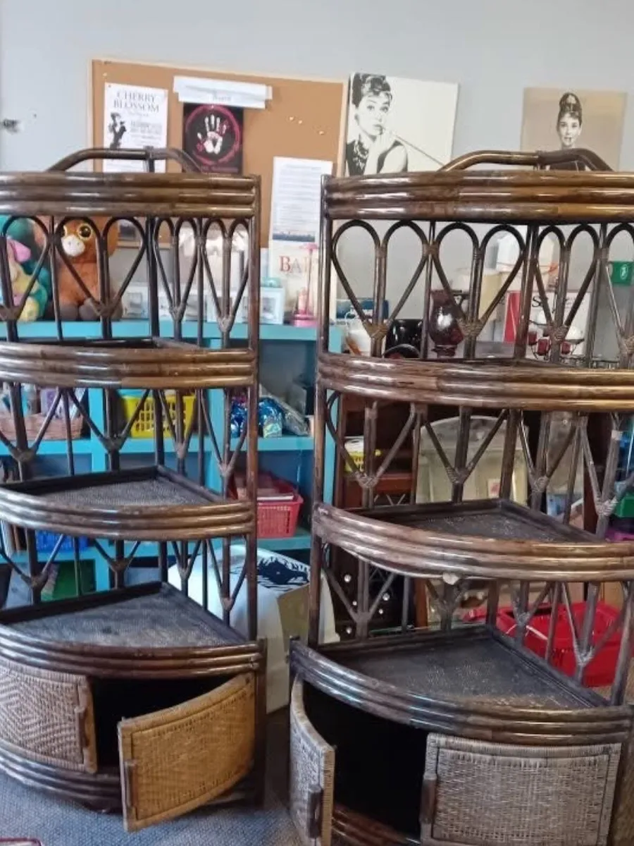 2 matching bamboo/wicker units €40