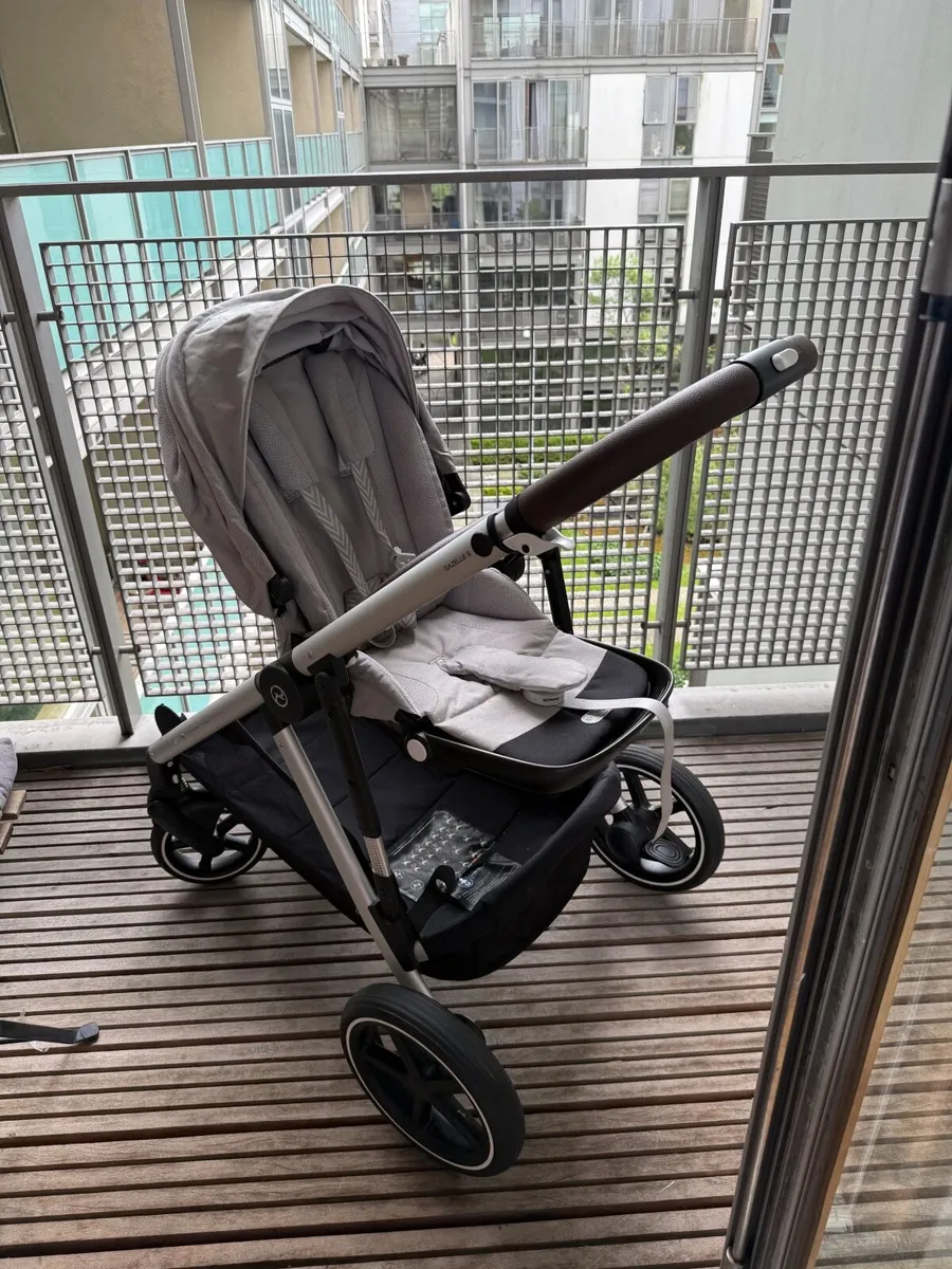 6 months used Cybex Gazelle S Bundle and more - Image 4