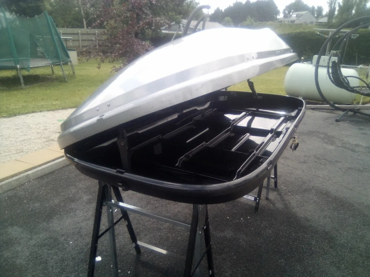 Halfords 580L car roof box - Image 2