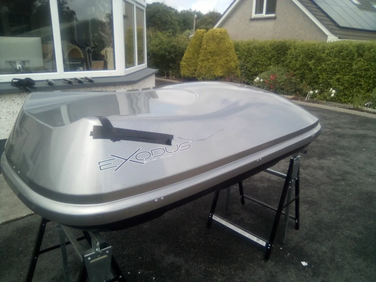 Halfords 580L car roof box - Image 4