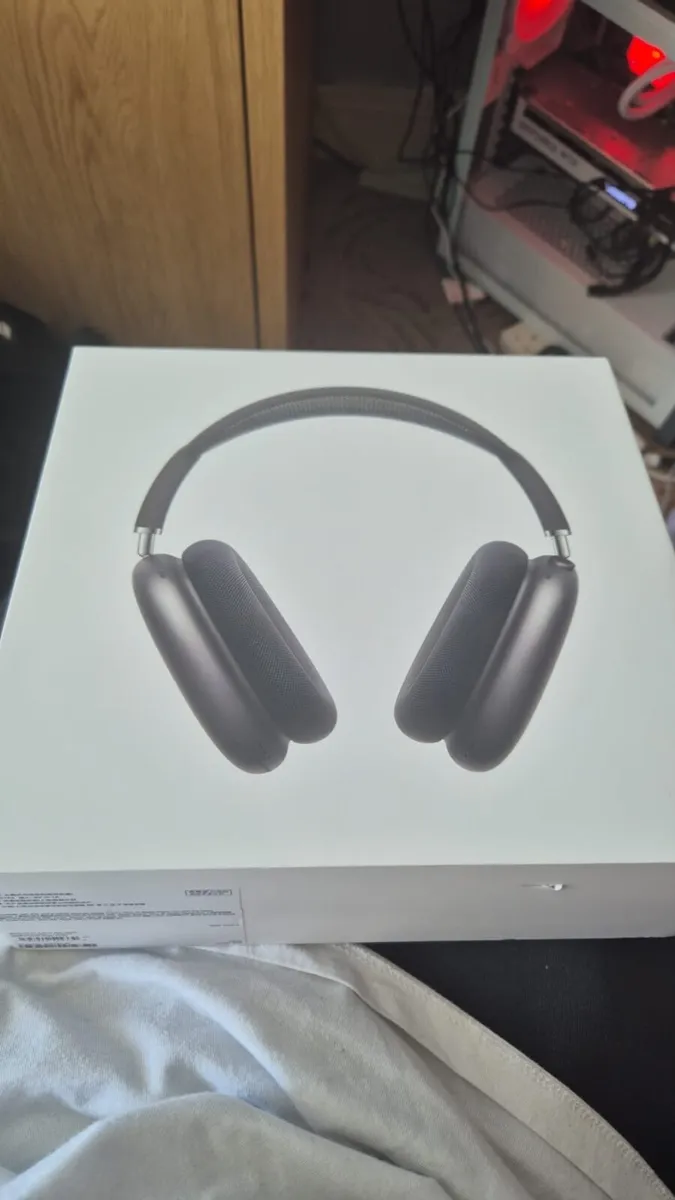 AirPods Max - Image 1