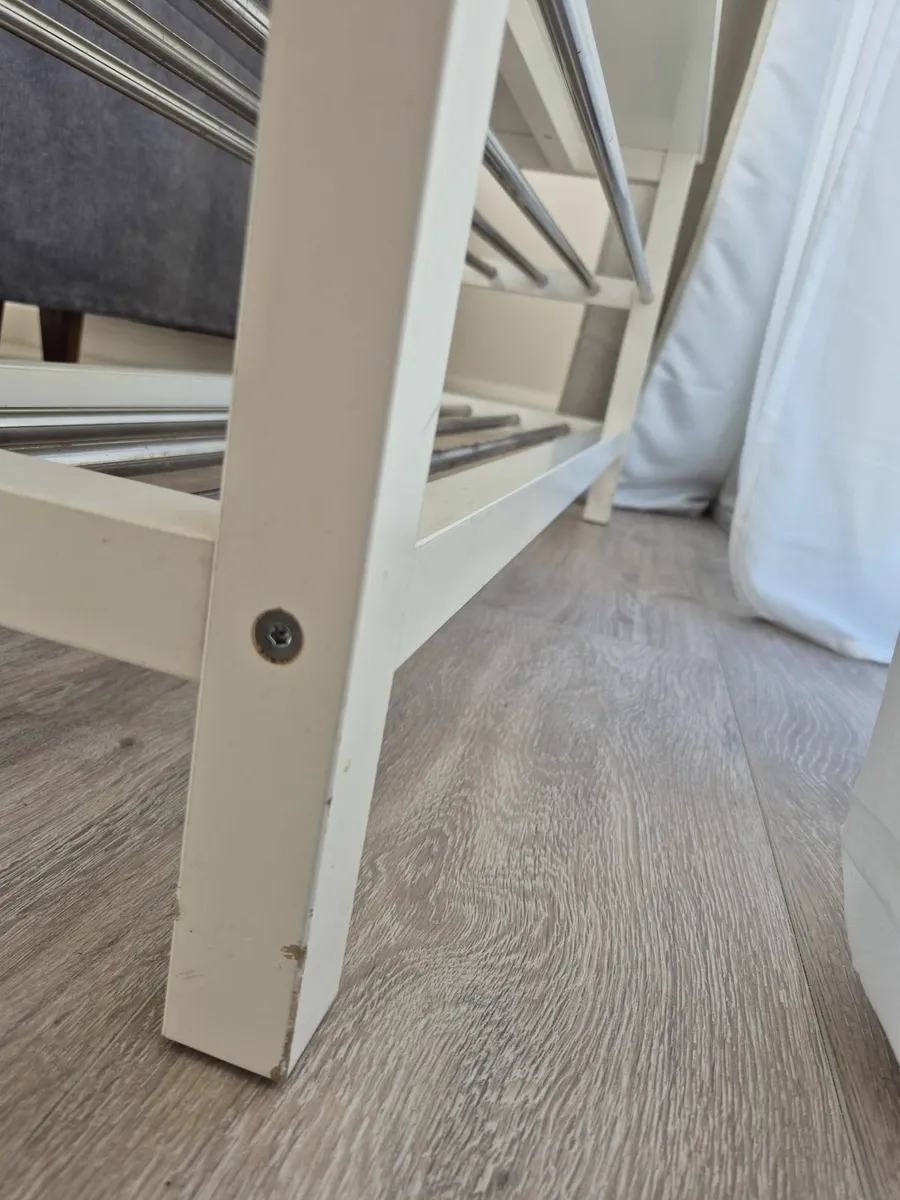 FREE White Shoe Bench – Seats 2 – Holds 10 Pairs - Image 3
