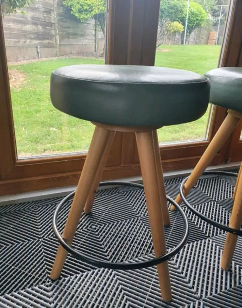 4 high  bar leather chairs stool - Image 4