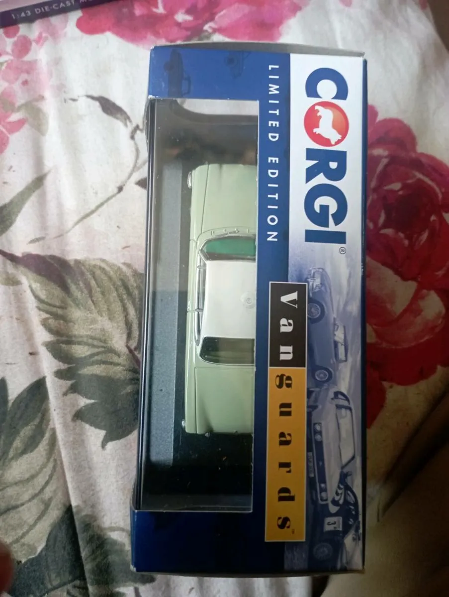 CORGI LIMITED EDITION VANGUARD MORRIS MINOR 1000 - Image 4