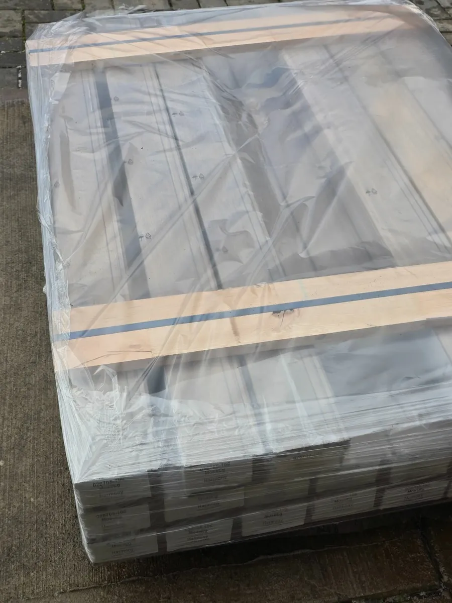 Junckers Black bog Oak hardwood floor 37.2sqm - Image 4