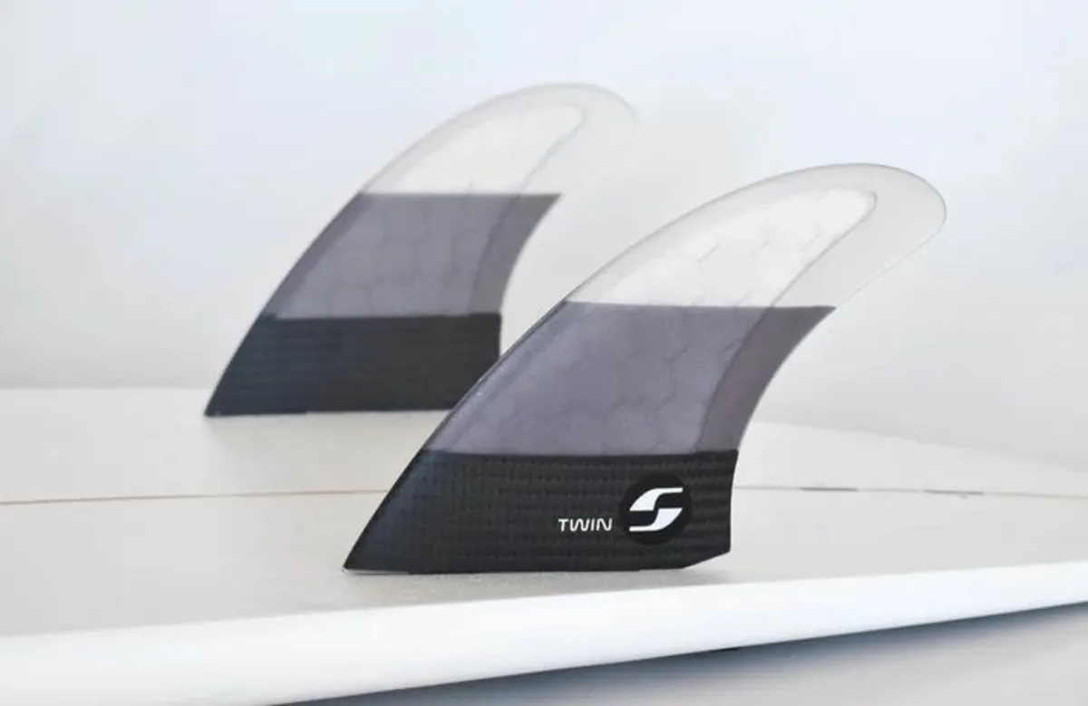 Scarfini FX Twin Fiberglass Futures Surfboard Fin - Image 2