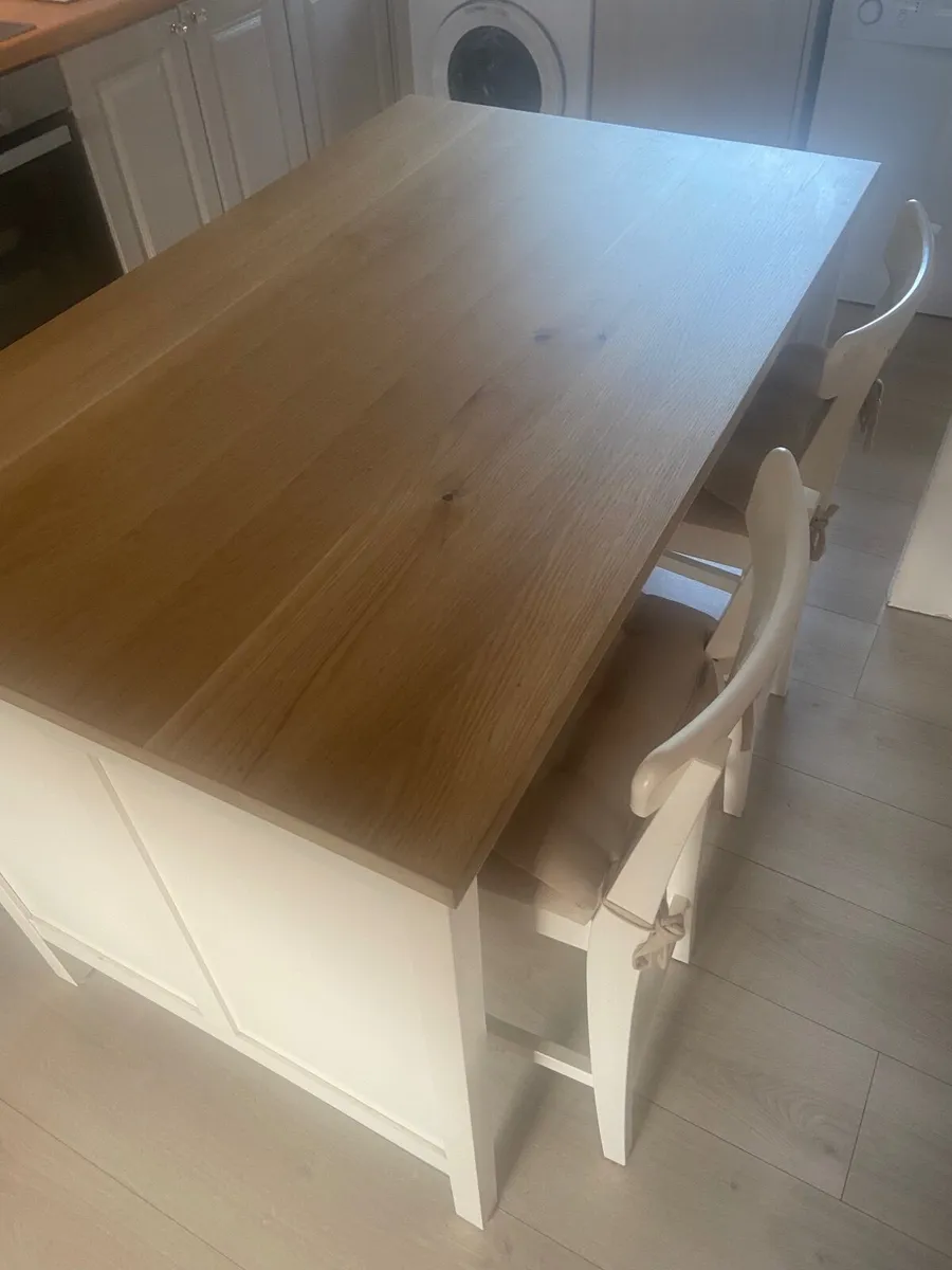 Kitchen island - Image 1