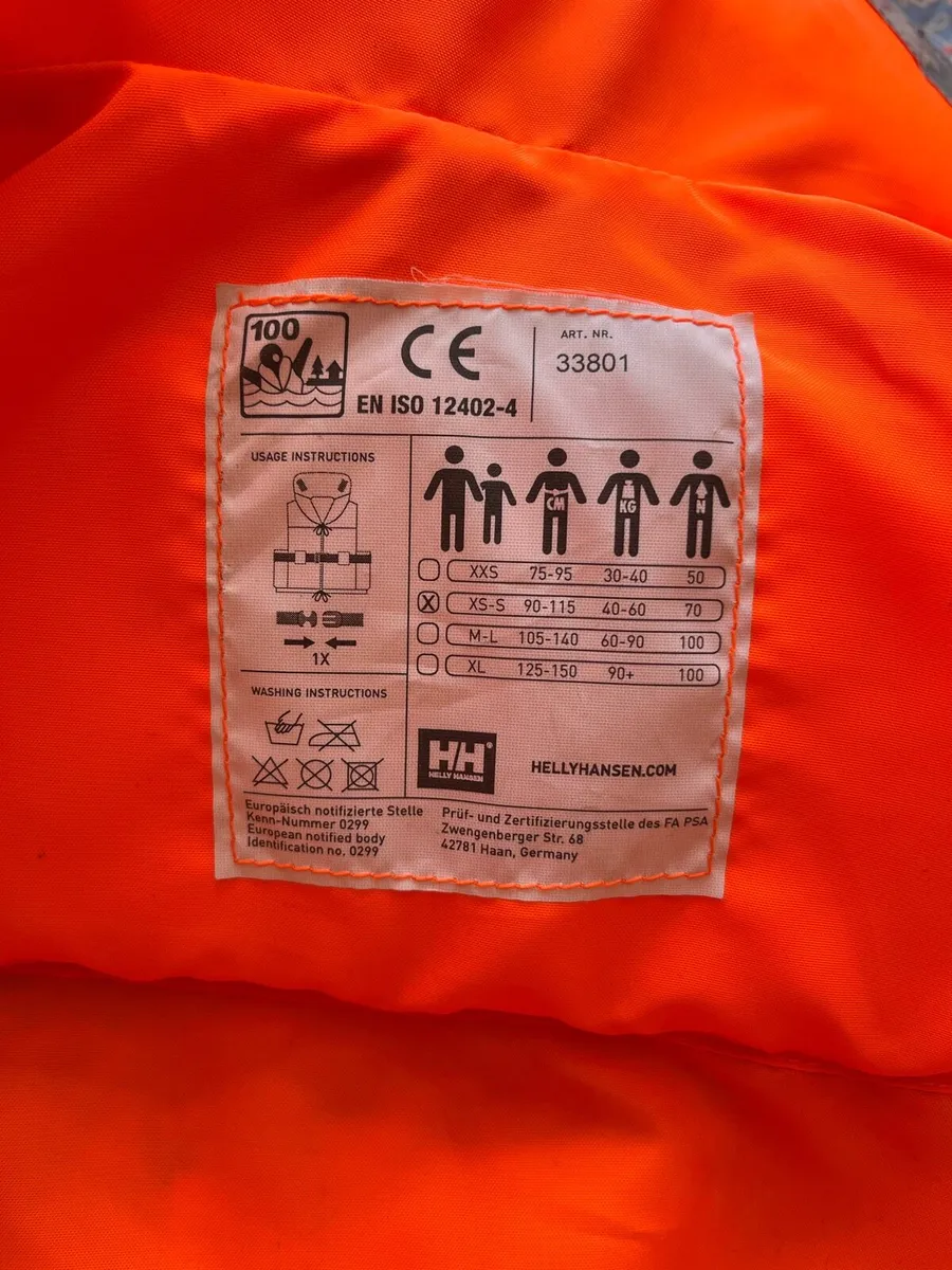 Adult life jacket (small) - Image 4