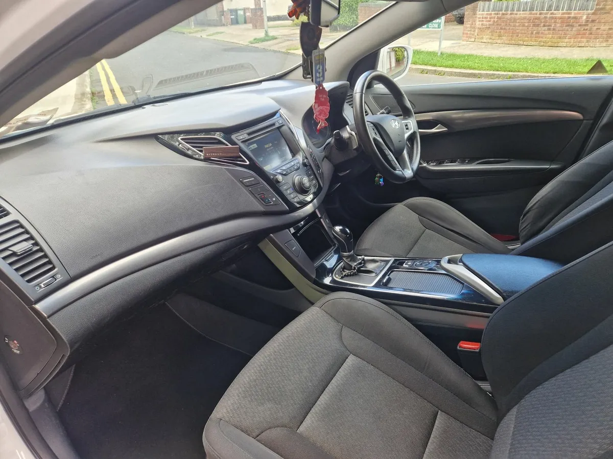 Hyundai i40 2013 - Image 2
