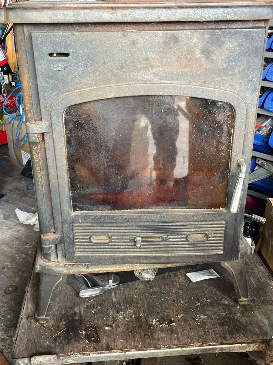Solid fuel stove - Image 2