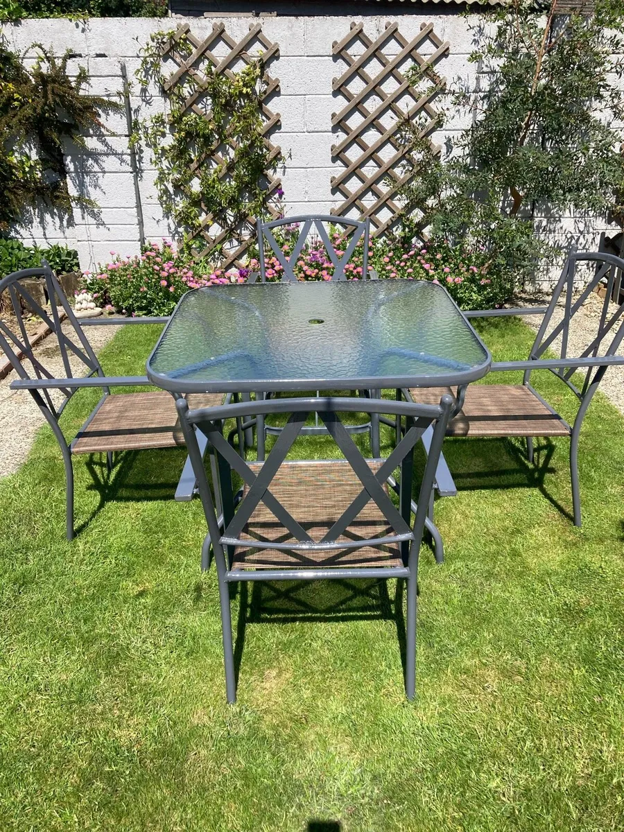 5-piece outdoor dining set - Image 1