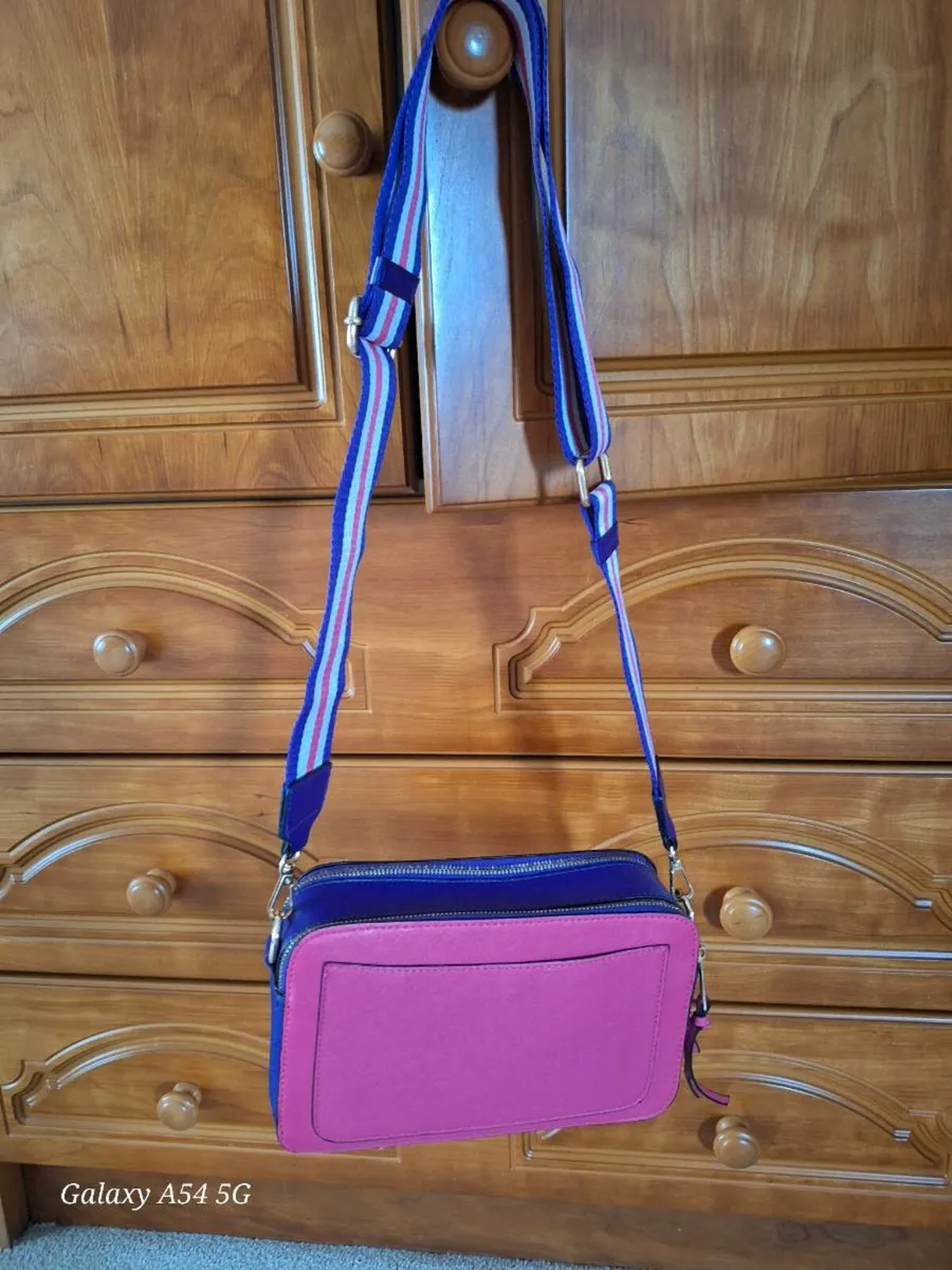 Ladies crossbody bag - Image 1