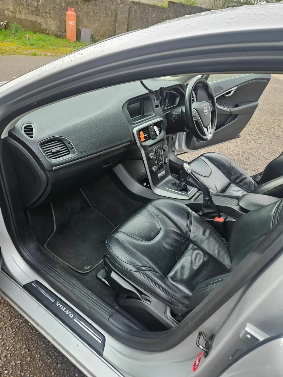 Volvo V40 2013 - Image 3