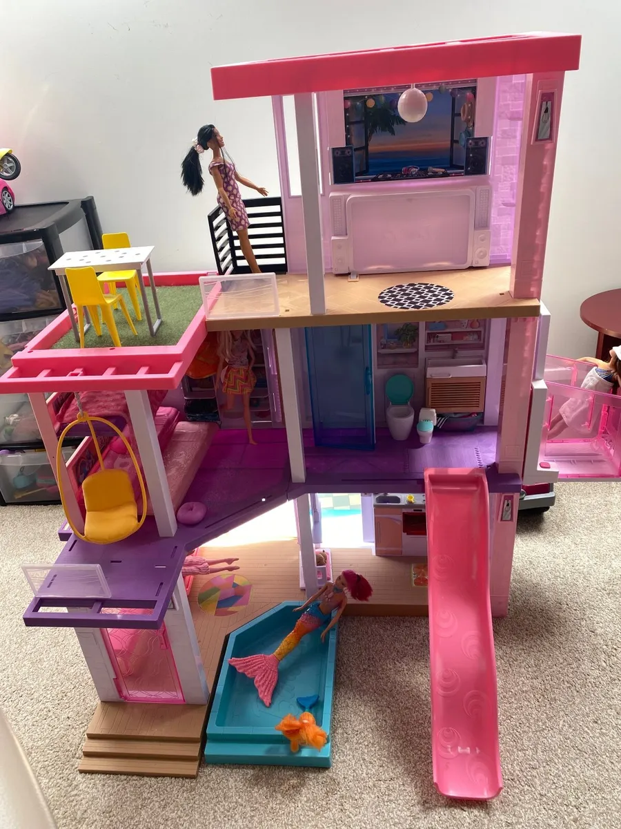 Barbie Dreamhouse 2023 - 3 floors high - Image 1