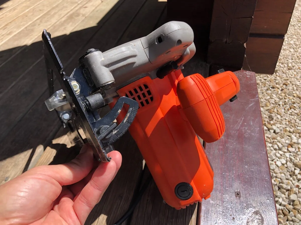 Black&Decker Circular Saw 66mm cut corded - Image 3