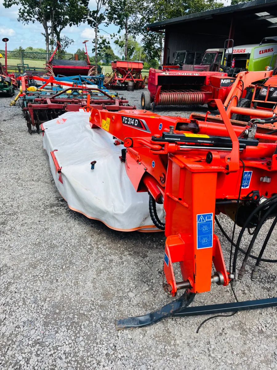 Kuhn conditioner mower - Image 2