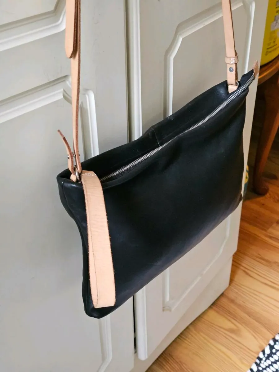 Clark's Black Leather Handbag / Genuine Clark's - Image 1