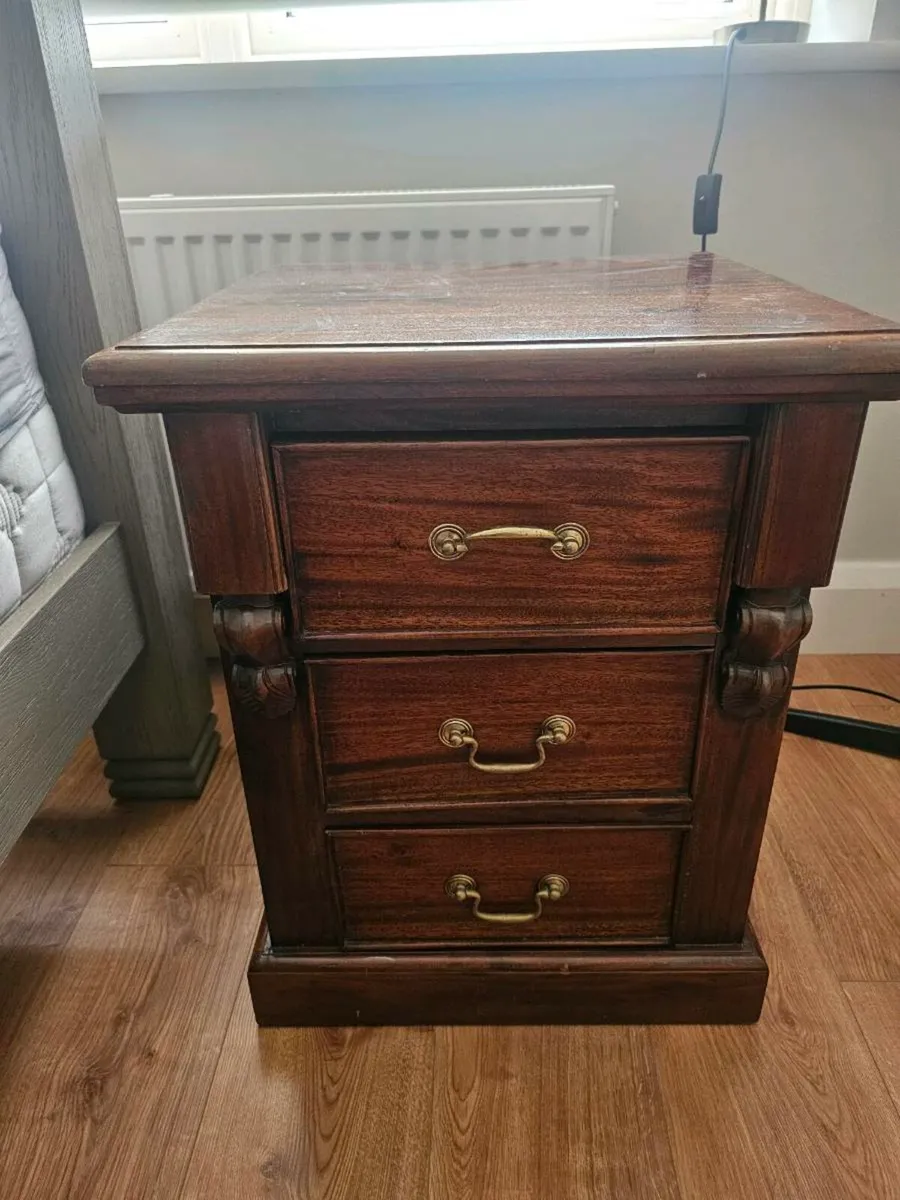 Bedside locker, excellent condition - Image 4