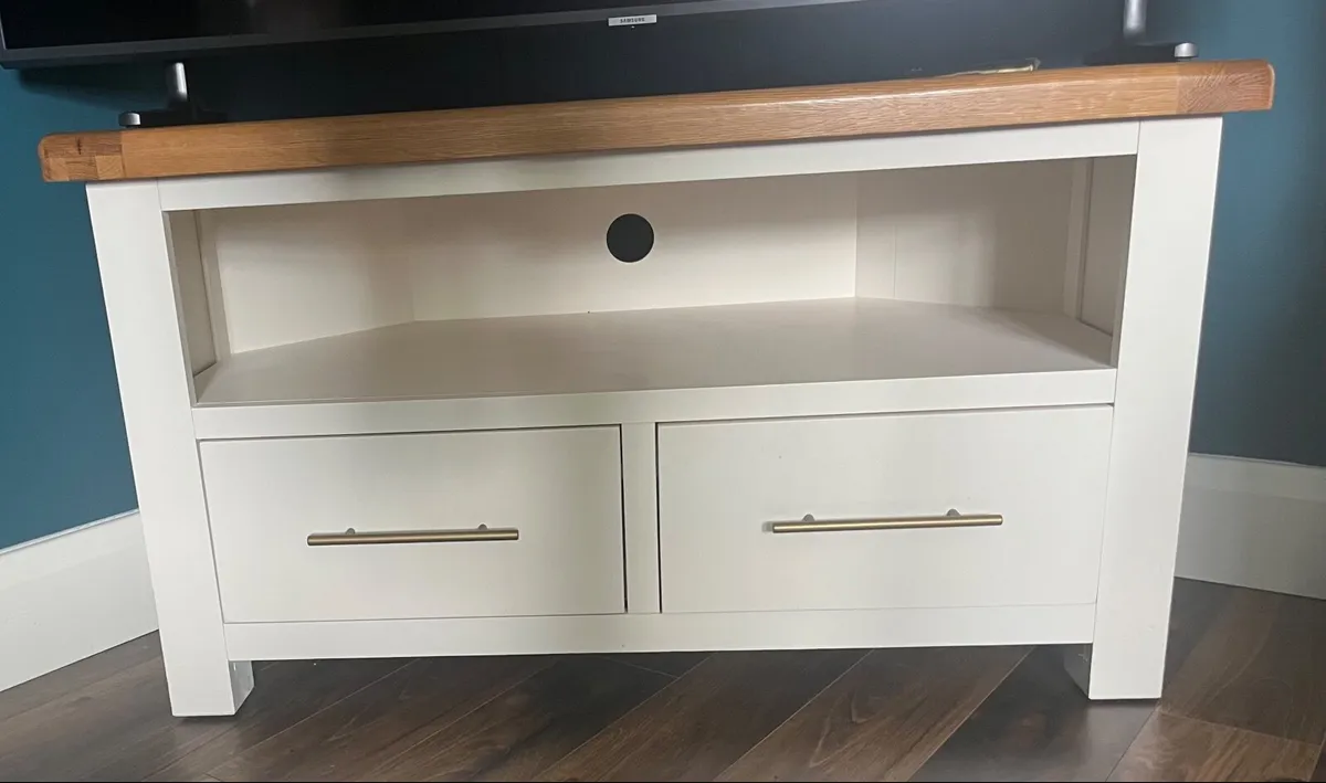 TV Unit and matching Lamp Table / Console - Image 1