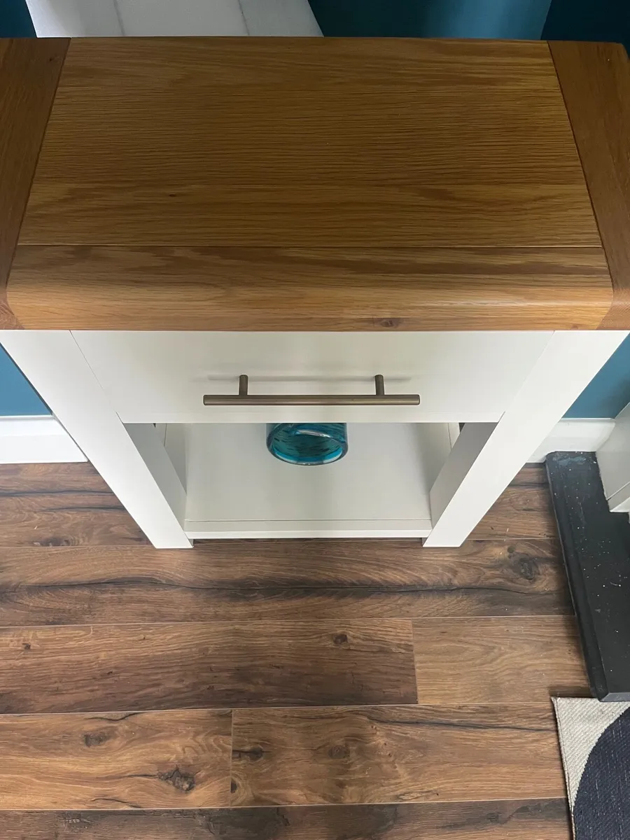 TV Unit and matching Lamp Table / Console - Image 4