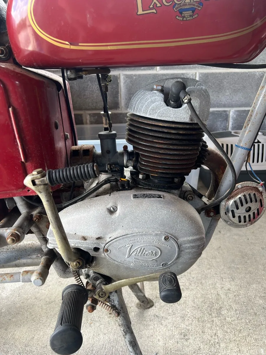 Vintage 2 stroke Motorbike - Image 3