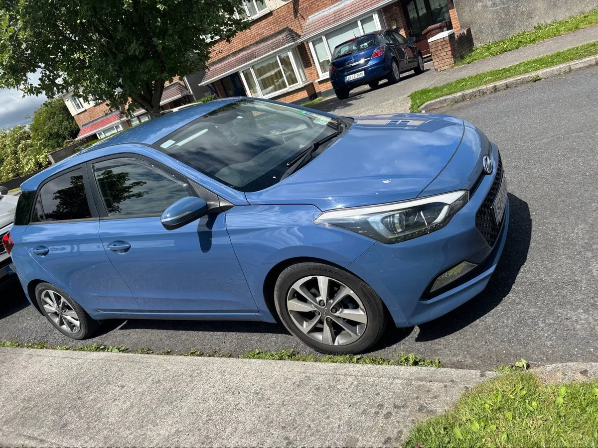 Hyundai i20 deluxe 2015 - Image 1
