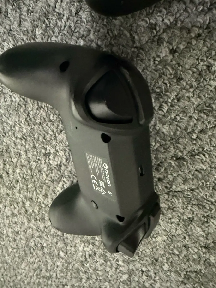PS4 controller 2 - Image 4