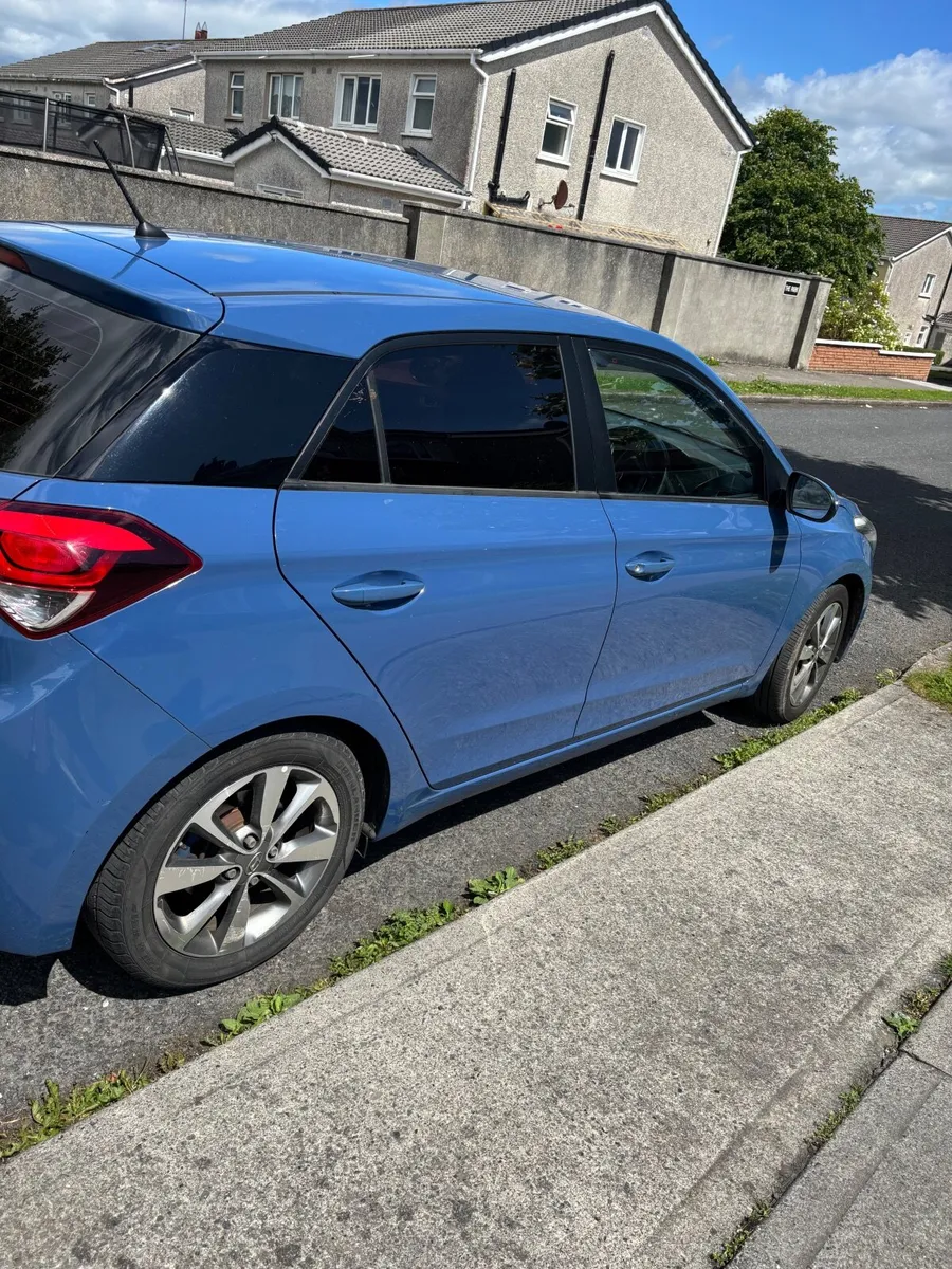 Hyundai i20 deluxe 2015 - Image 3