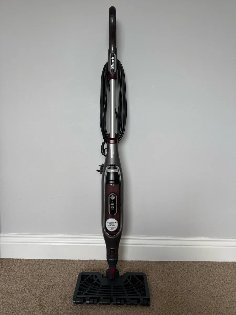 Shark Klik n’ Flip Steam Mop - Image 1