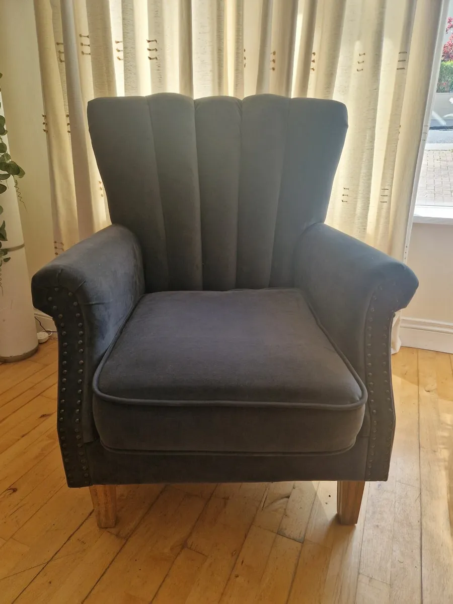 Arm chair (velvet) like new - Image 2