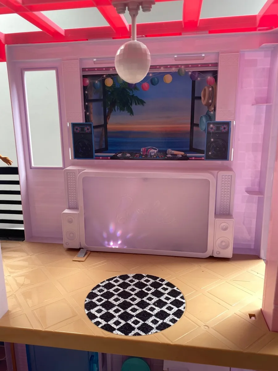 Barbie Dreamhouse 2023 - 3 floors high - Image 3