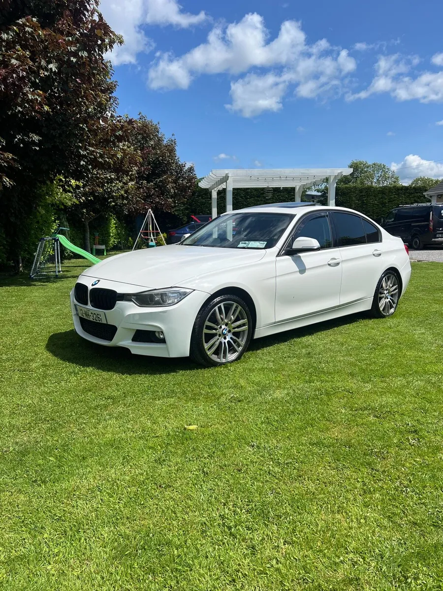 BMW 320d - Image 1