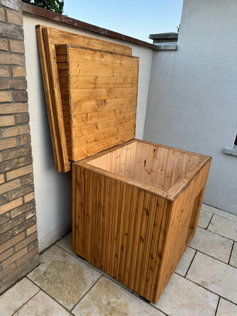 Spacious Wooden Dog House — Handcrafted Quality! - Image 2