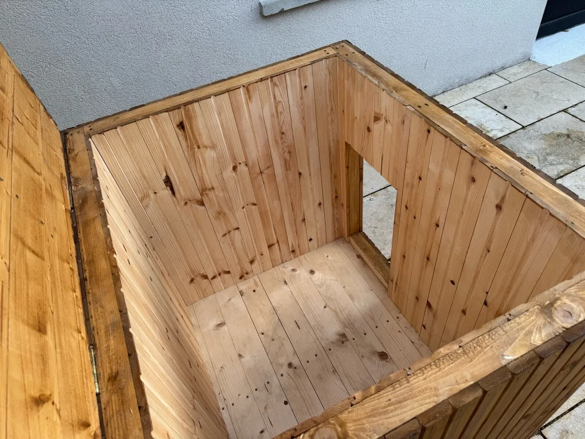 Spacious Wooden Dog House — Handcrafted Quality! - Image 3