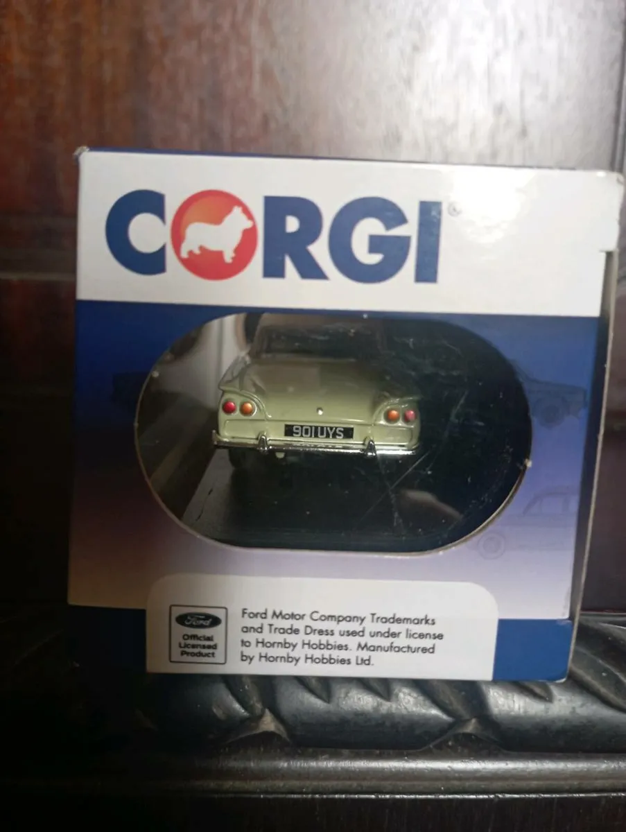 CORGI LIMITED EDITION VANGUARD FORD TRANSIT CARPI - Image 2