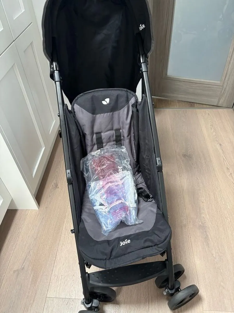 Toddler buggy lights bought only a few weeks ago perfect condition - Image 1