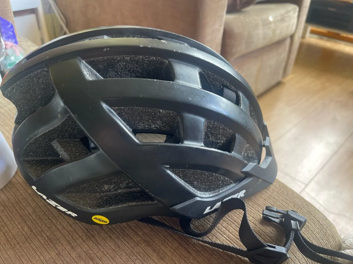 Lazer bike helmet 54-61cm - Image 4