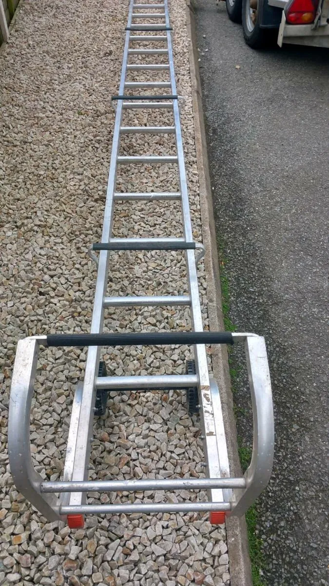 Roof ladder 18ft - Image 3