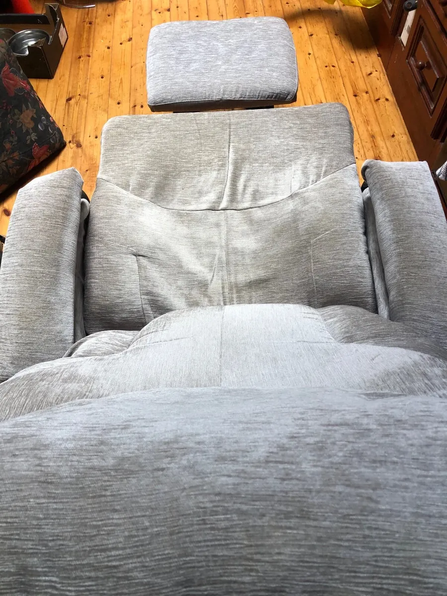 Reclining chair - Image 1