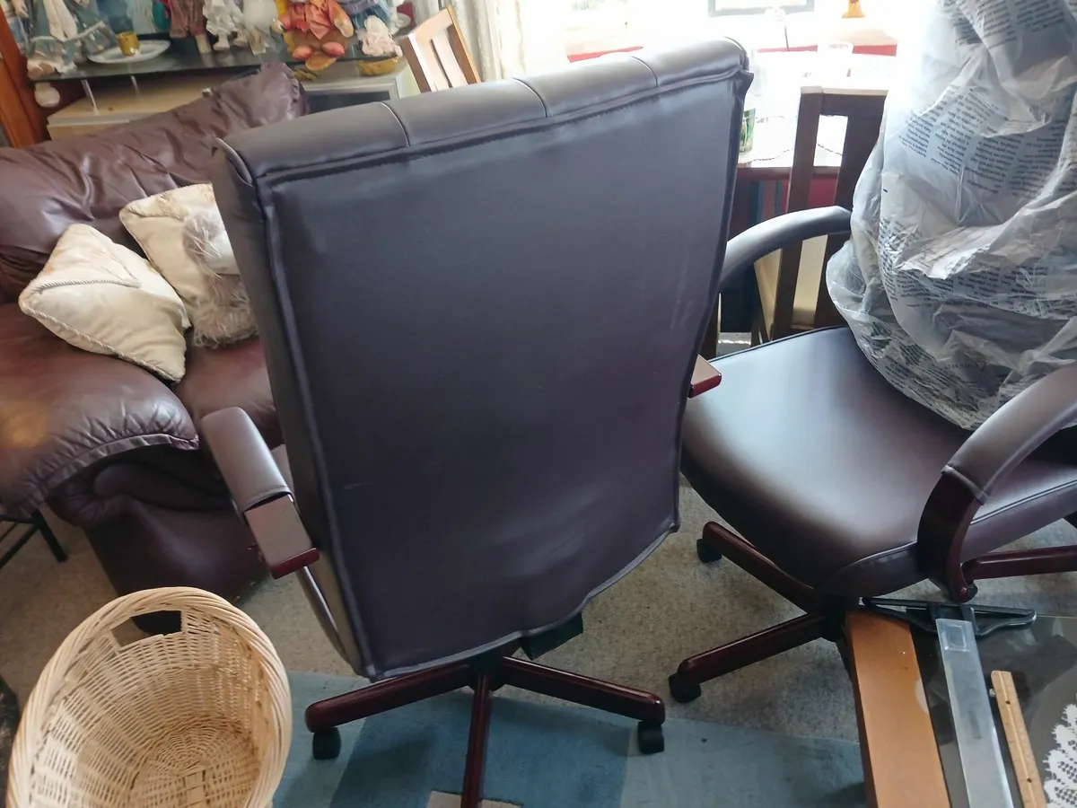 Office chair nee chesterfeild dynamic  deliverd - Image 4